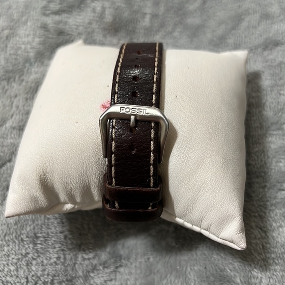 Fossil F2 leather band watch - Picture 3 of 15